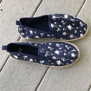 H &M Youth espadrilles slip on shoes